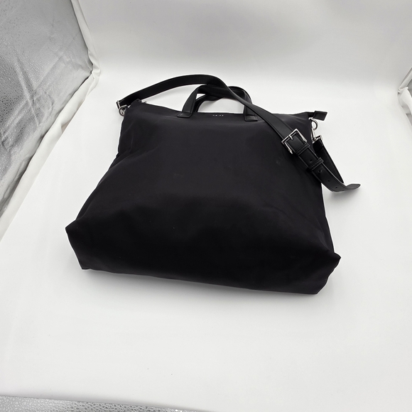 Reiss Carlton Nylon Black Messenger Bag - Picture 8 of 16